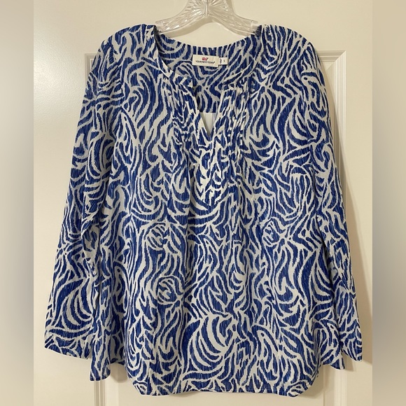 Vineyard Vines Nautical Zebra Print Pintuck Blouse in Royal Ocean S in EUC - Picture 2 of 9
